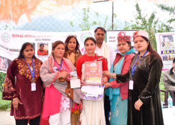 मोनाल हिमालयन पब्लिक स्कूल, मनाली (हिमाचल प्रदेश) में भव्य पुरस्कार वितरण समारोह